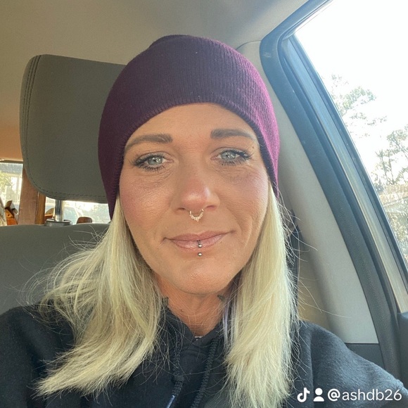 Meet your Posher, Ashley - Picture 1 of 1